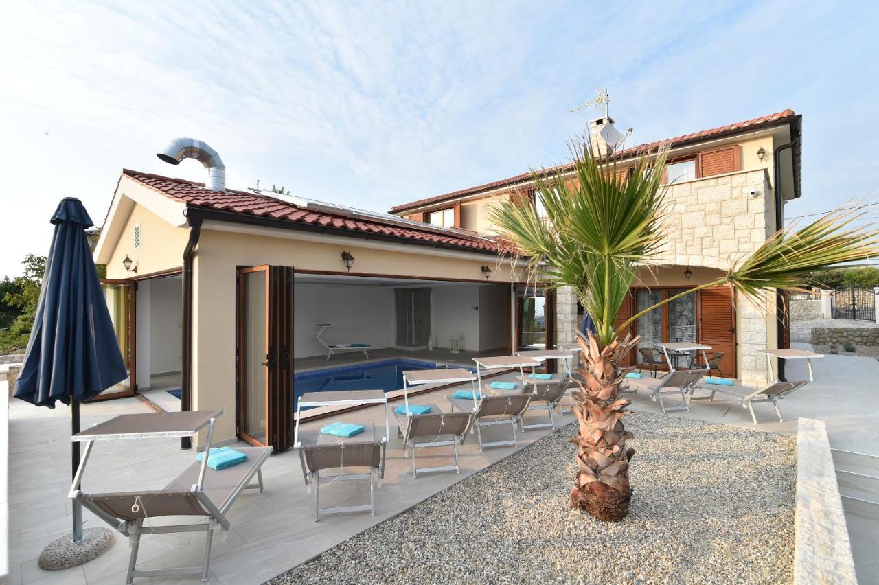 Villa Muskatel -With Heated Pool Brzac Esterno foto