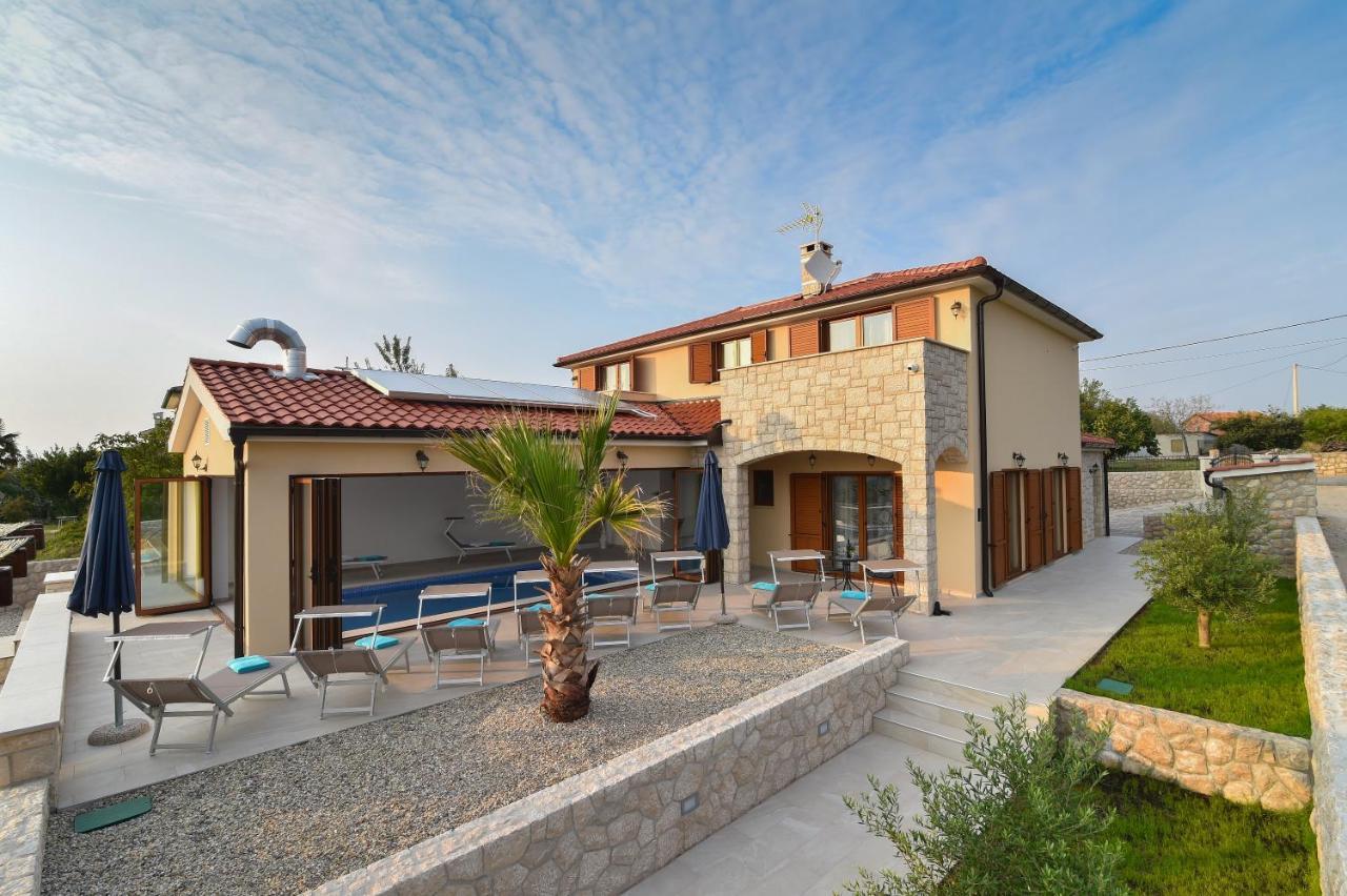 Villa Muskatel -With Heated Pool Brzac Esterno foto