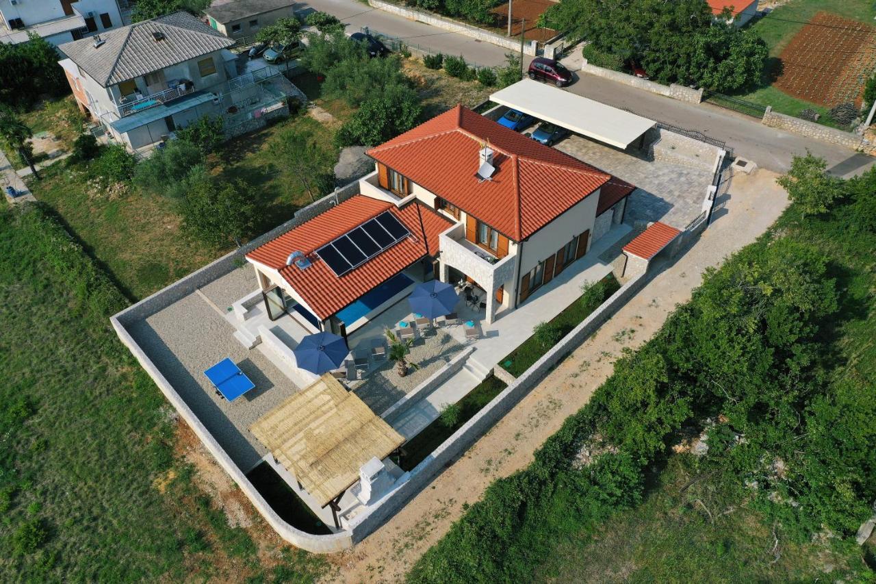Villa Muskatel -With Heated Pool Brzac Esterno foto