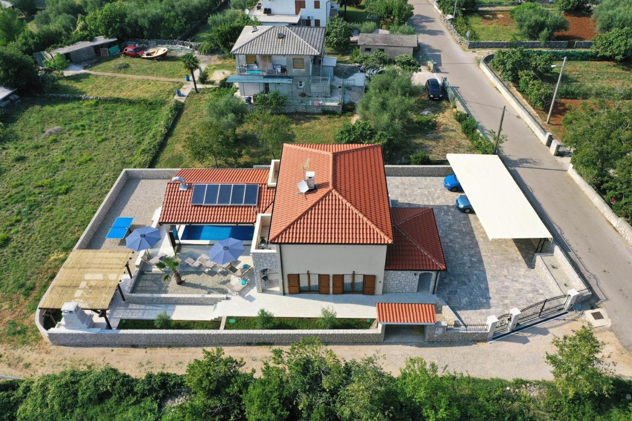 Villa Muskatel -With Heated Pool Brzac Esterno foto