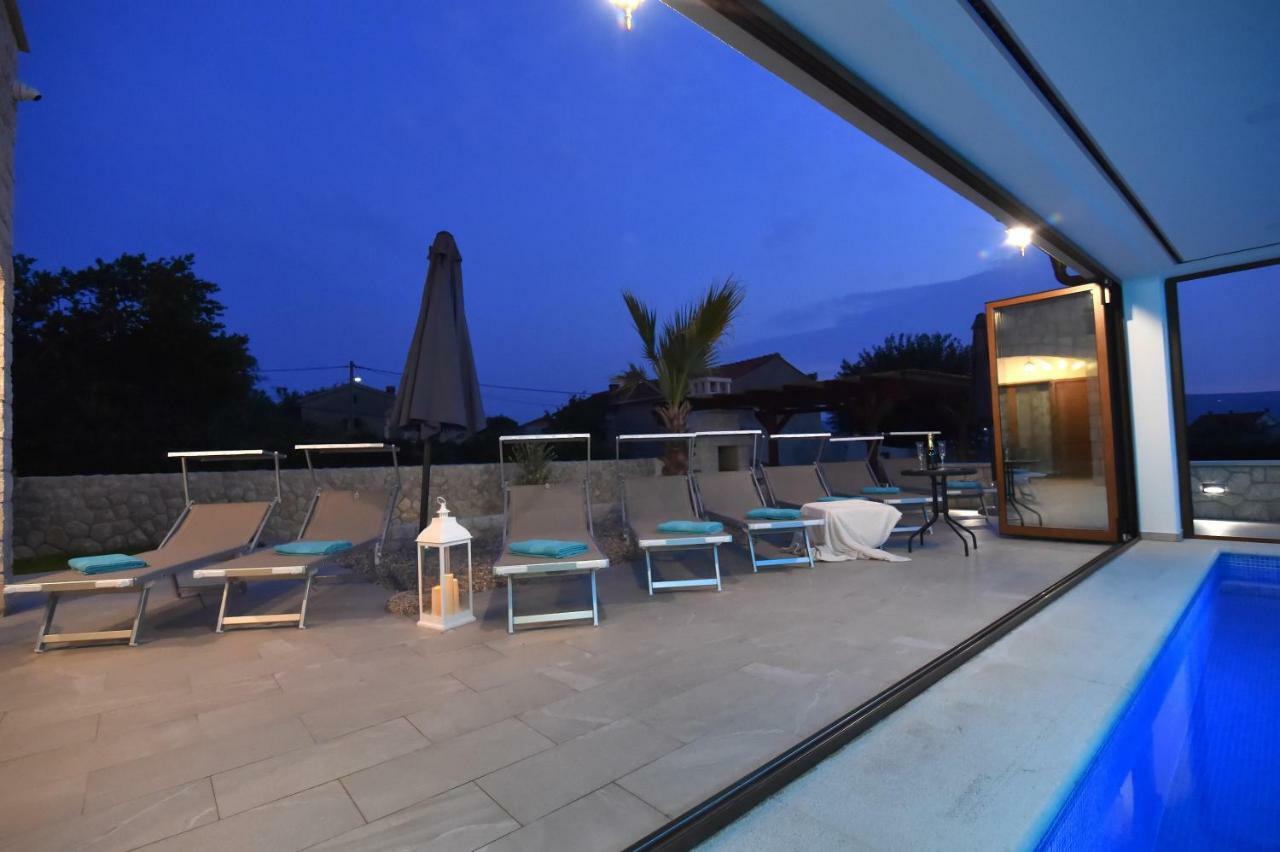 Villa Muskatel -With Heated Pool Brzac Esterno foto