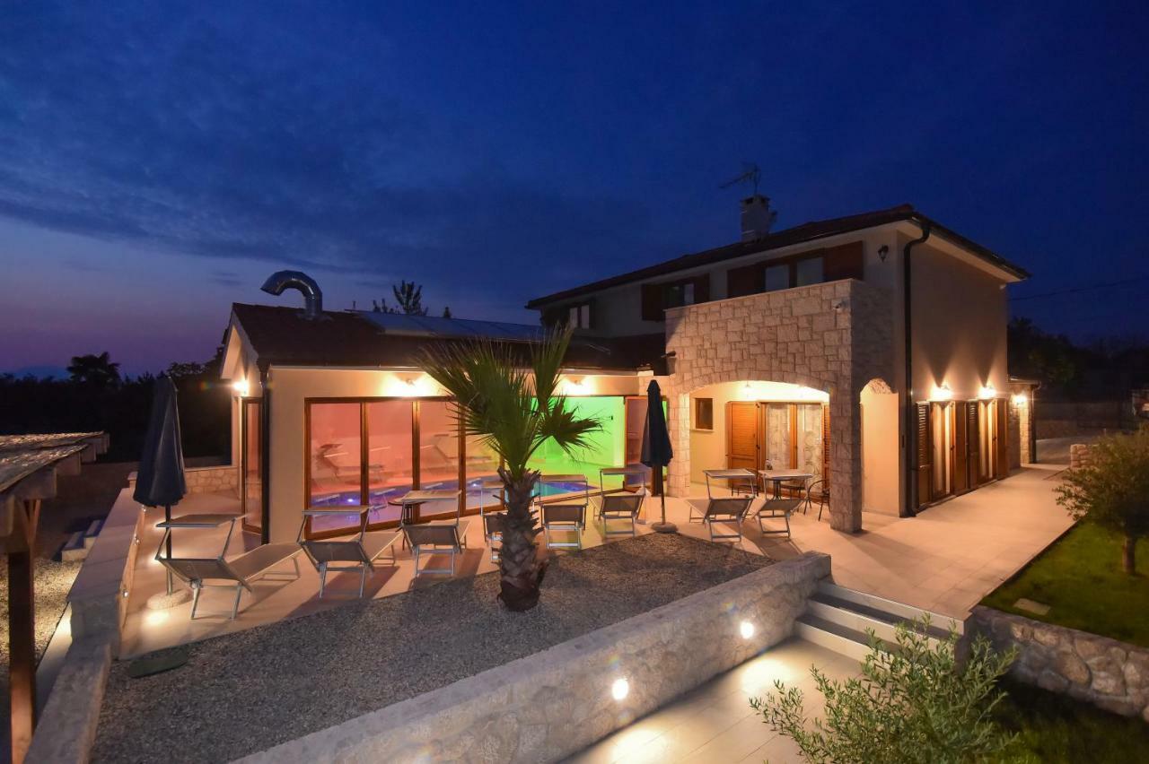 Villa Muskatel -With Heated Pool Brzac Esterno foto