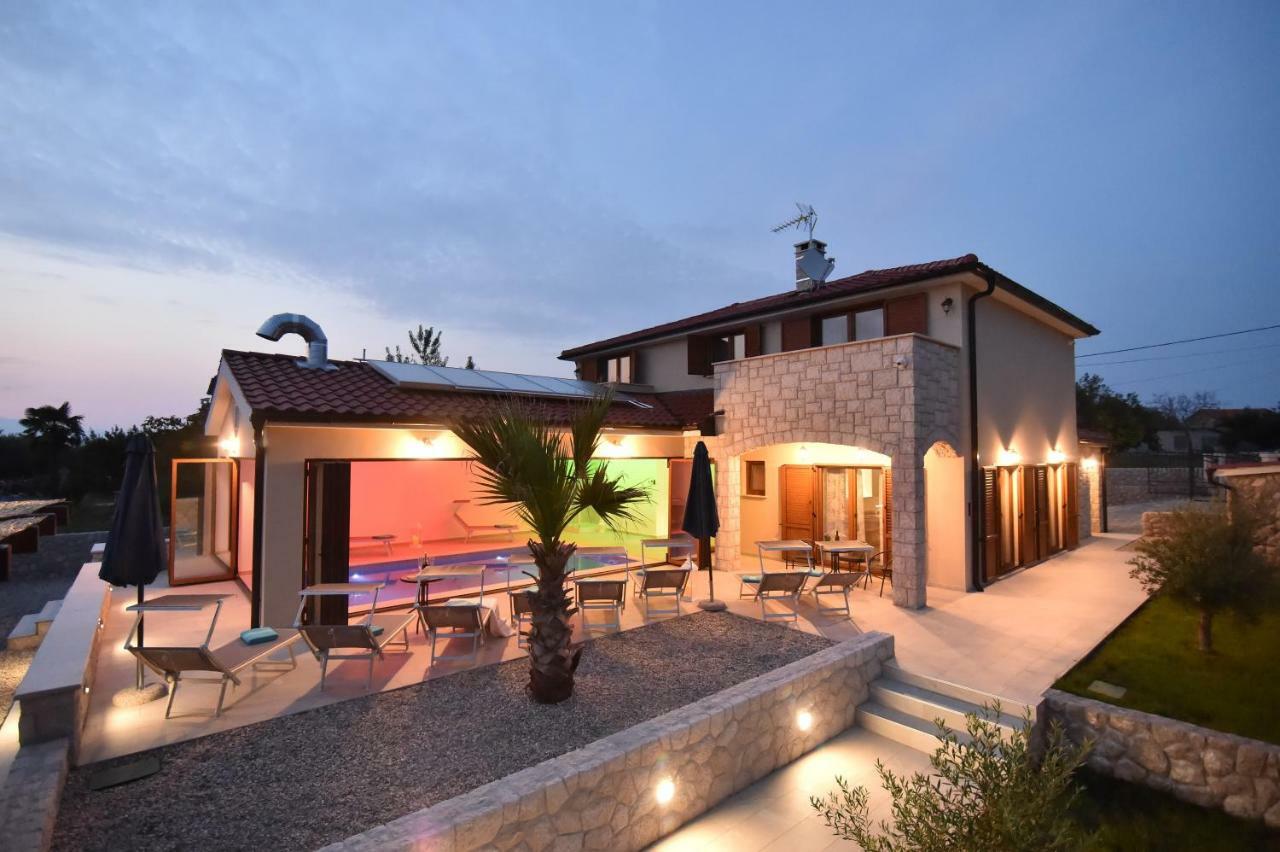Villa Muskatel -With Heated Pool Brzac Esterno foto
