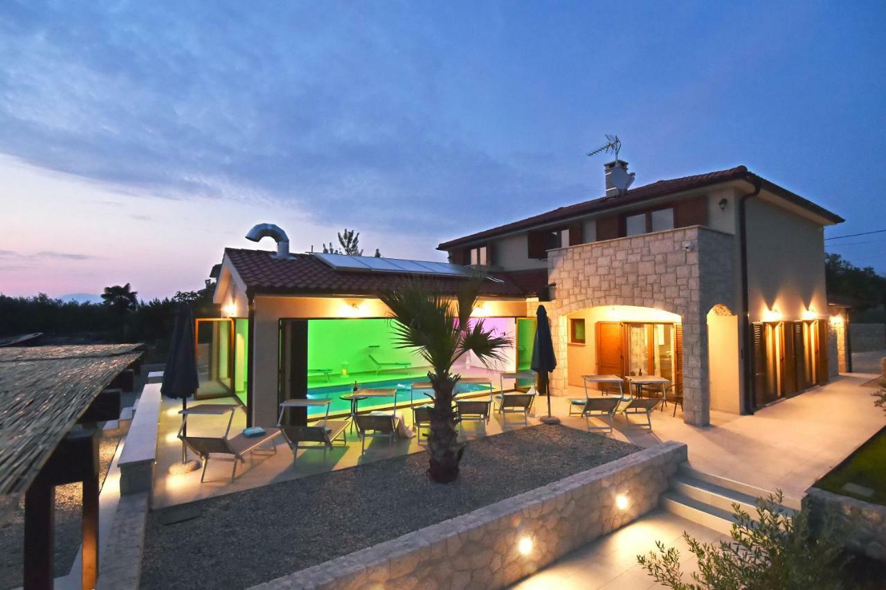 Villa Muskatel -With Heated Pool Brzac Esterno foto